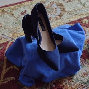 Ladies high heels-Tahari